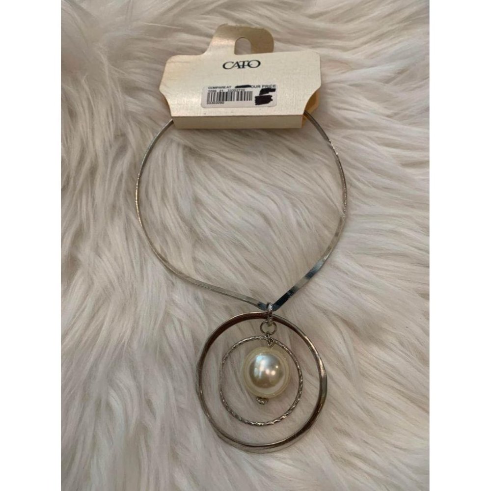 NWT Cato’s Silver Toned Circular Faux Pearl Choker